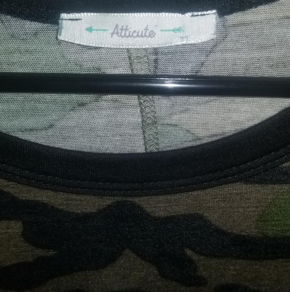 Cropped Camo Shirt - Picture 2 of 3